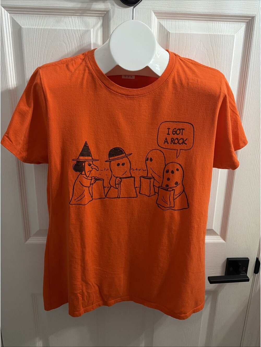 Peanuts Halloween Charlie Brown I got a Rock T-Shirt Womens XL